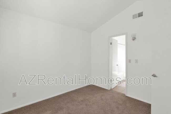 Building Photo - 1625 E Jerome Ave