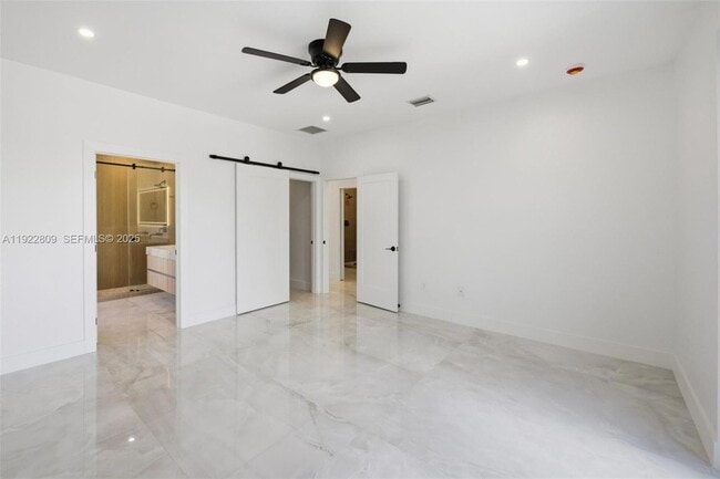 Building Photo - 3111 SW 12th St