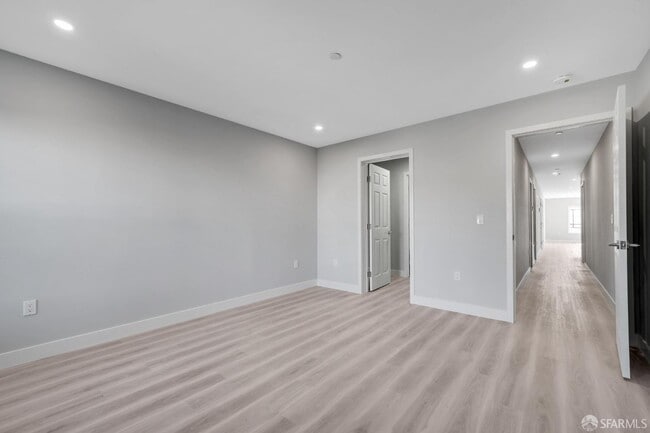 Building Photo - 1642 Taraval St