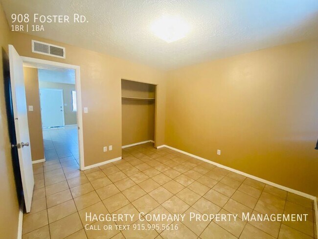 Building Photo - 908 Foster Rd