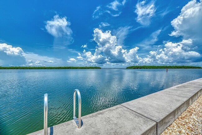 Building Photo - LUXURY LONGBOAT LIVING AT IT’S FINEST! AVA...