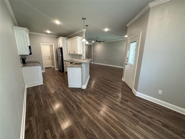 Building Photo - Magnolia Park #10722