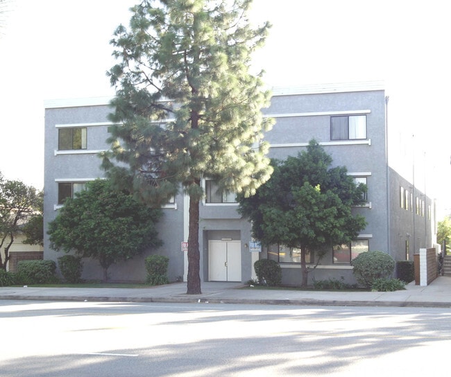 Pine View Luxury Apartments 17330 Chatsworth St Granada Hills CA