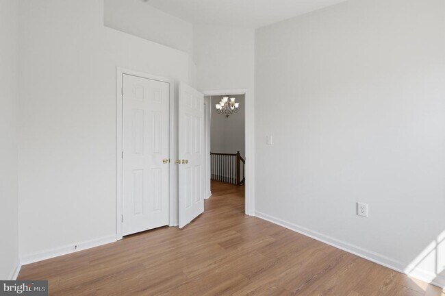 Building Photo - 14666 Seasons Dr