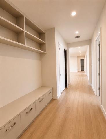 Building Photo - 5115 Vanderbilt Ave