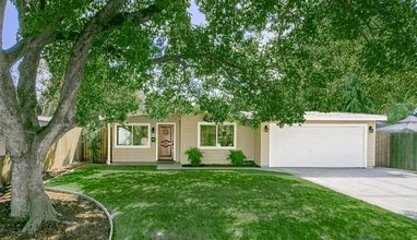 Building Photo - Fall Rental 4-bedroom, 1.5-bathroom