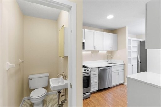 Building Photo - 676 Huron Ave