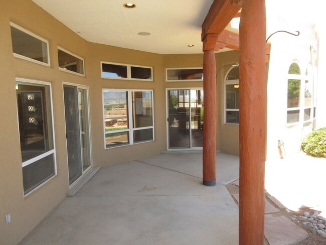 Building Photo - 1312 Tiffany Ln SE