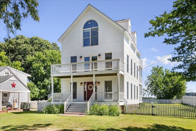 Building Photo - 104 Pulaski St