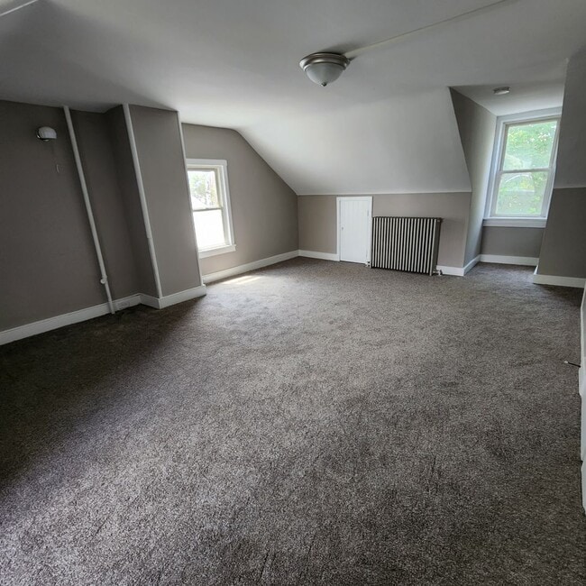 Building Photo - Charming 4BR/1.5BA Home | Modern Finishes | Open Layout | Heart of York City!