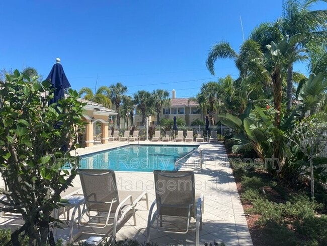 Building Photo - 1567 Napoli Dr W