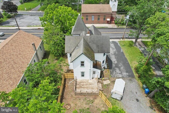 Building Photo - 134 S Main St