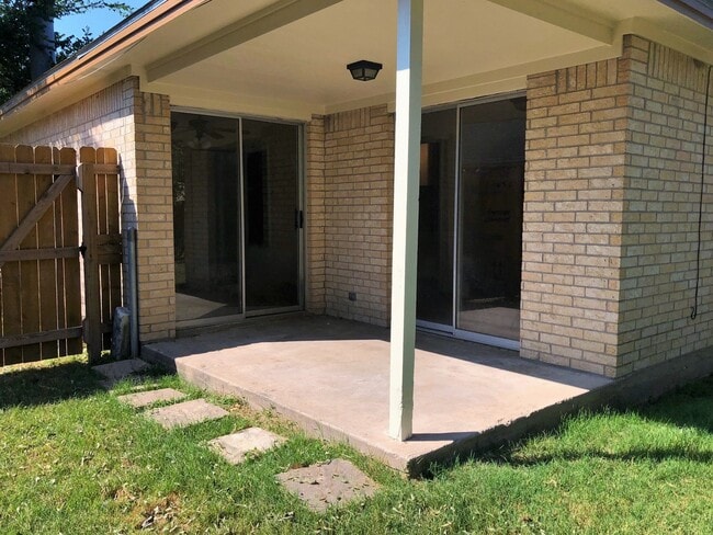 Building Photo - 612 San Benito