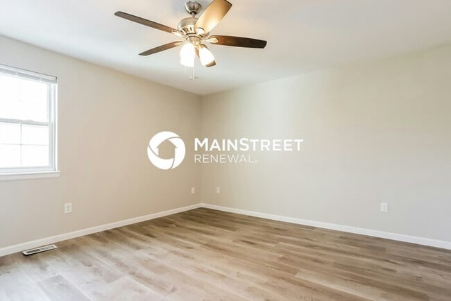 Building Photo - 3 Bedroom Pet-Friendly Home in DENVER, CO with Main Street Renewal