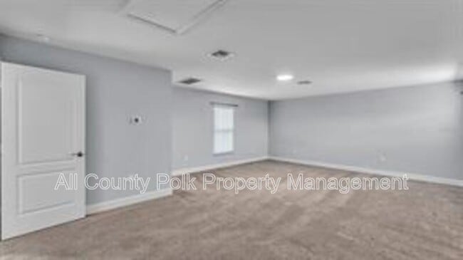 Building Photo - 1095 Woodland Oaks Dr