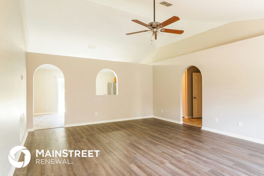 Building Photo - 615 NW North Macedo Blvd