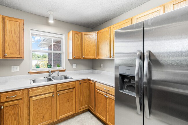 Kitchen - 120 Cherry Ct
