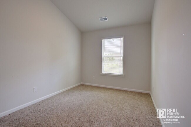 Building Photo - 174 Haventree Ct
