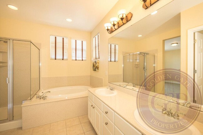 Building Photo - Sunset - 3 BR, 3.5 BA Townhouse 2,225 Sq. ...