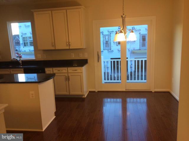 Building Photo - 25631 Pleasant Valley Rd