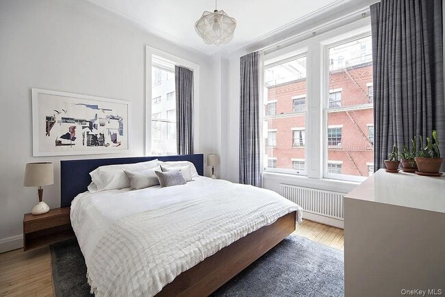 Building Photo - 366 Broadway