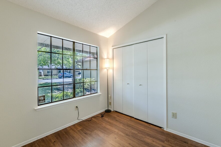 Building Photo - 1802 Verbena Way