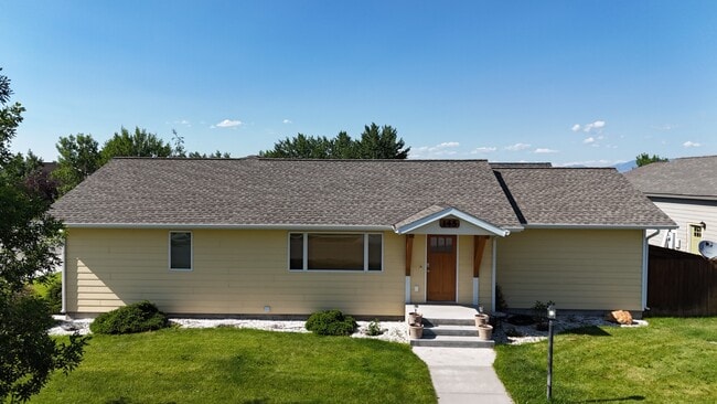 Building Photo - 145 Forest Grove Lane