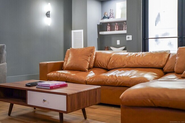 Building Photo - 280 Salmon Brook St