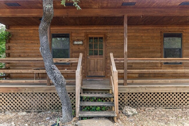 Building Photo - Hill Country Retreat
