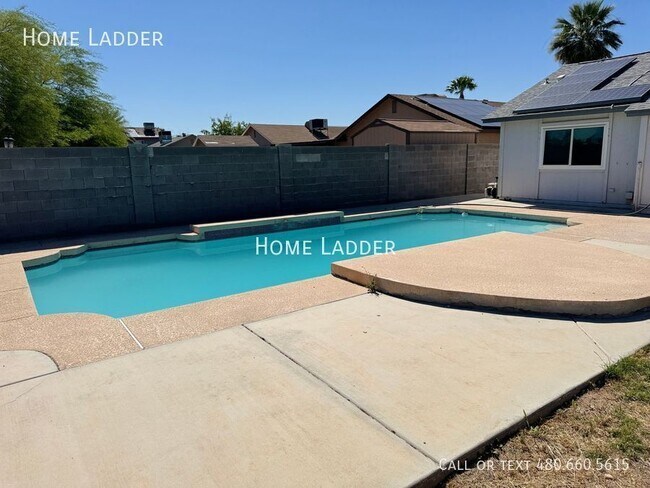 Building Photo - 6102 W Mauna Loa Ln