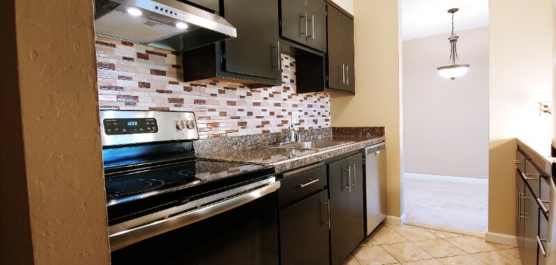 Building Photo - 555 Jean St