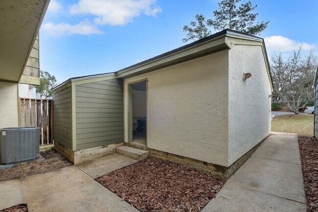 Building Photo - 3128 Blairstone Ct