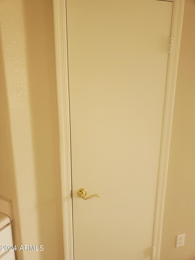 Building Photo - 10518 W Foothill Dr