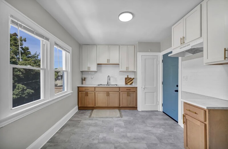 Building Photo - 11125 Melba Ave