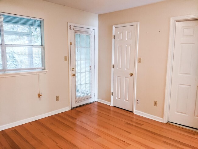 Building Photo - 104 S Whetherbine Way