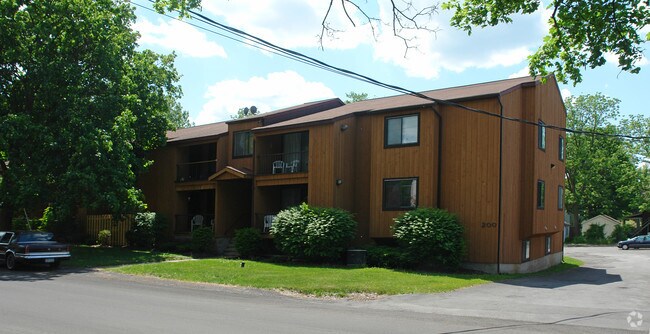 Primary Photo - 200 Spring St