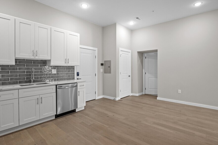 Building Photo - 418 Jefferson Ave