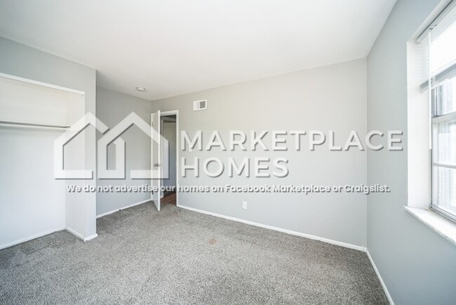Building Photo - 1608 Tonopah Dr
