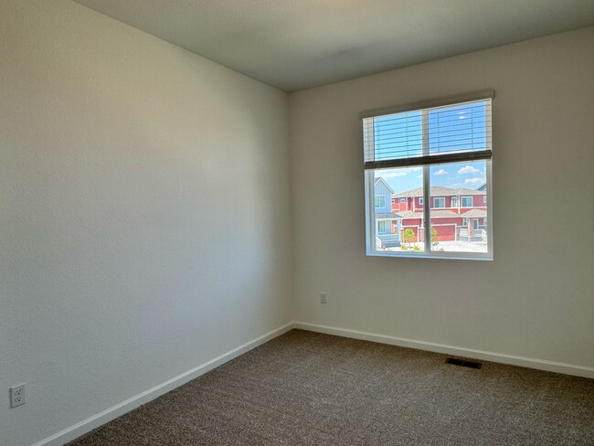 Building Photo - 5963 Sawdust Dr