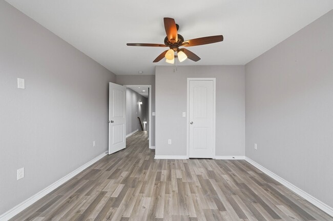 Building Photo - 16680 E Ivanhoe St