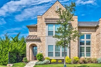 Building Photo - 8603 Dynasty Ln