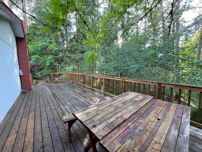 Building Photo - Post Falls House with Acreage!