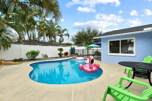 Building Photo - 6398 Woodland Blvd