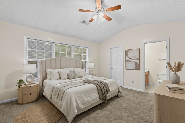 Building Photo - 6294 Hickory Ln Cir