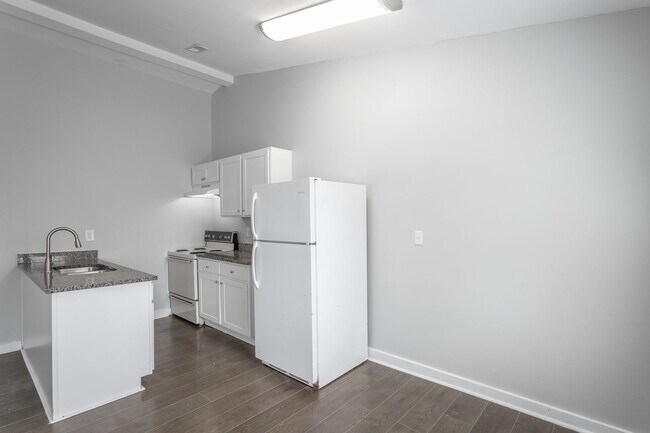 Building Photo - 100 Creeks Bend Dr