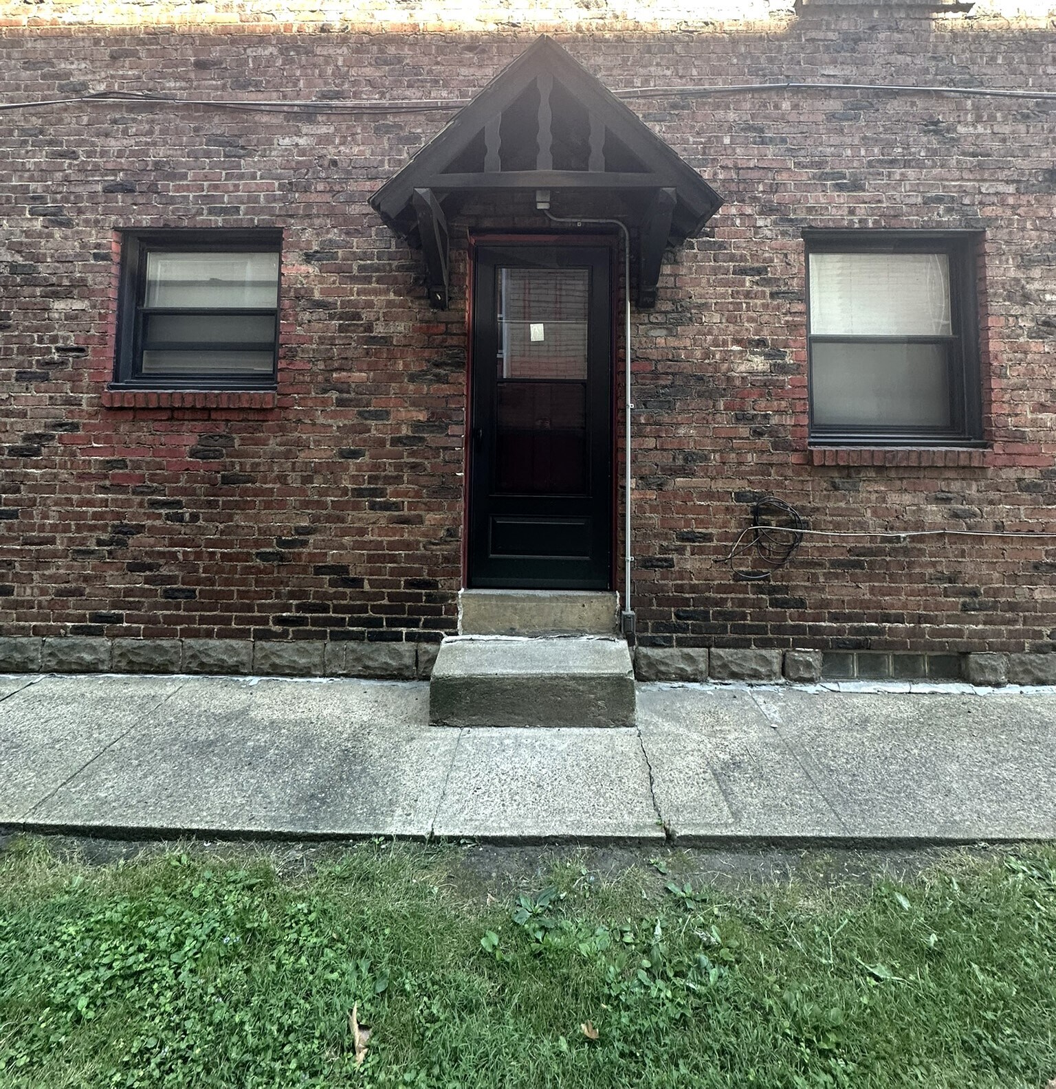 Building Photo - 807 S Braddock Ave