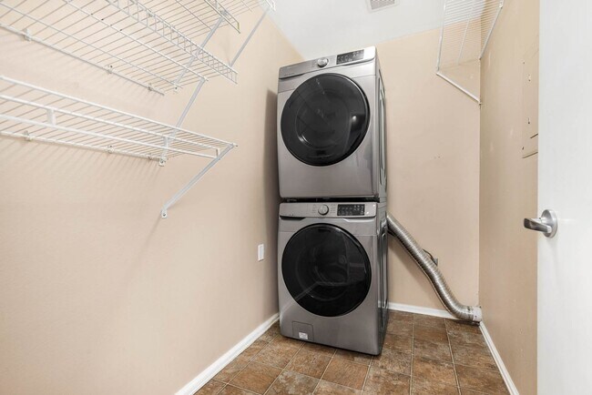 Building Photo - 9009 Avondale Rd NE