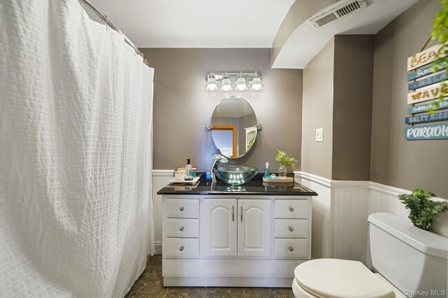 Building Photo - 44 Fourth St