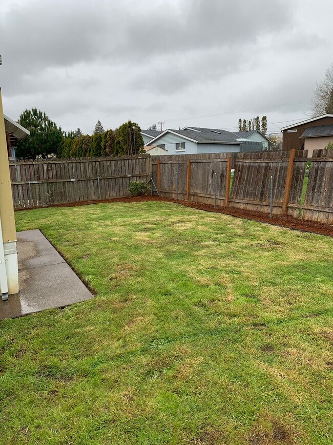 Building Photo - 2 Bedroom 2 Bathroom Mobile Home