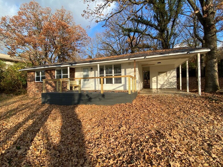 Building Photo - 1218 N Lewis Ave
